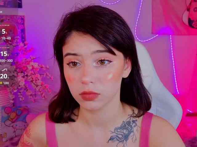 CoralineJones webcam
