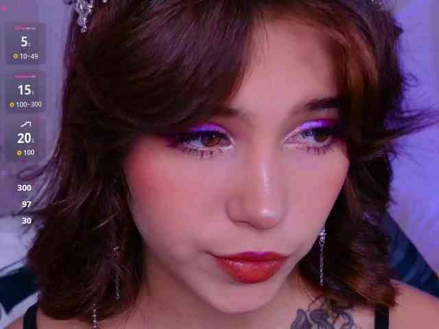 CoralineJones webcam