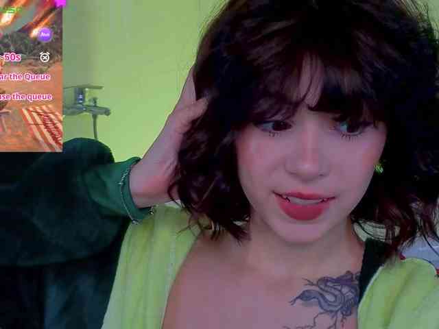 CoralineJones webcam