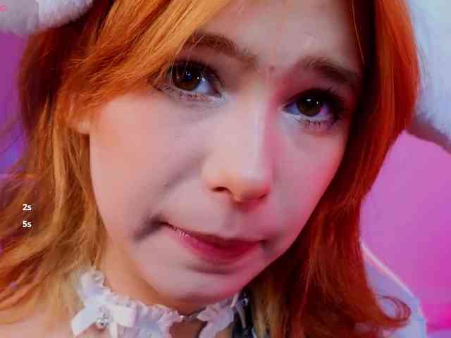 CoralineJones webcam