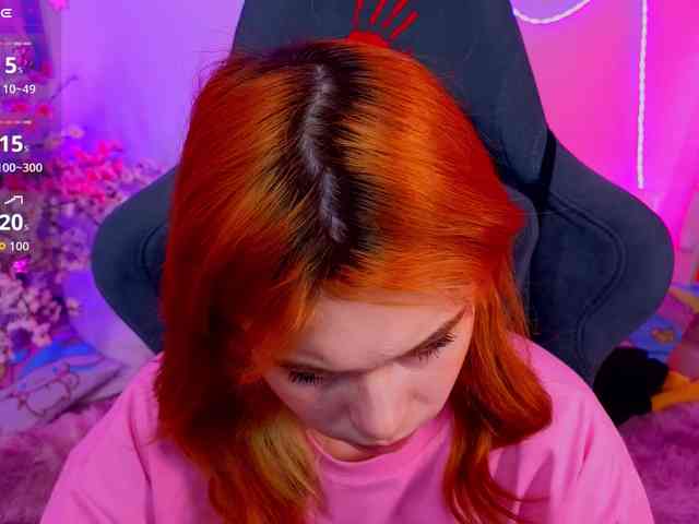 CoralineJones webcam