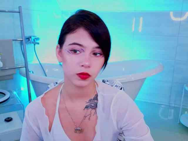 CoralineJones webcam