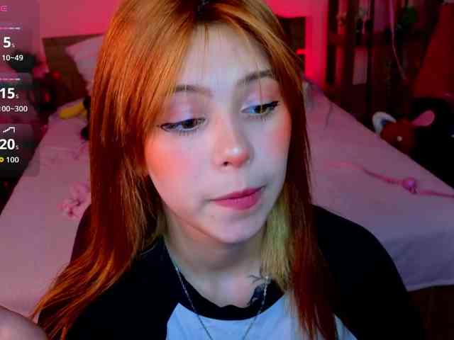 CoralineJones webcam