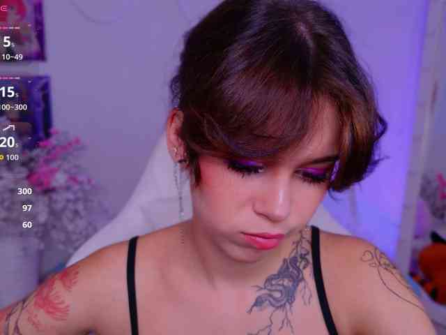 CoralineJones webcam