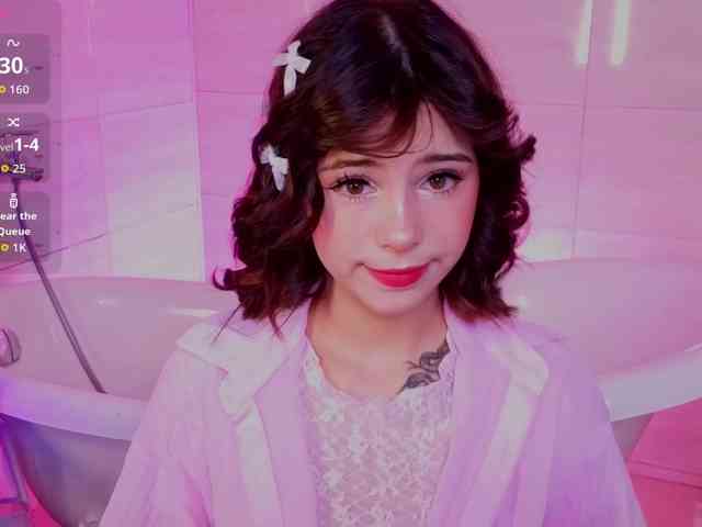 CoralineJones webcam