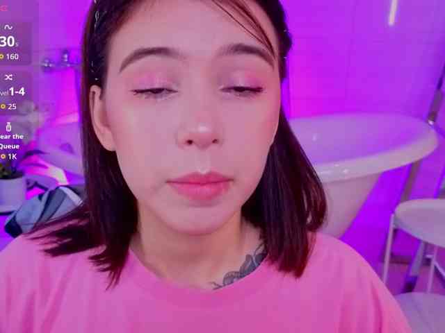 CoralineJones webcam