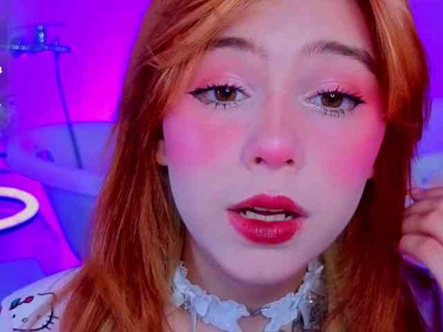 CoralineJones webcam
