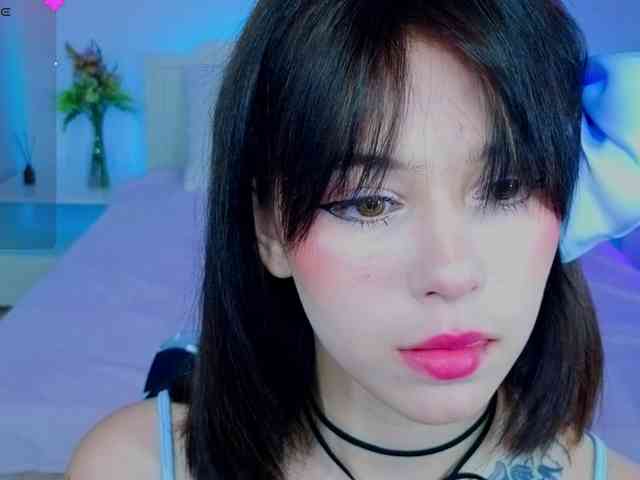 CoralineJones webcam