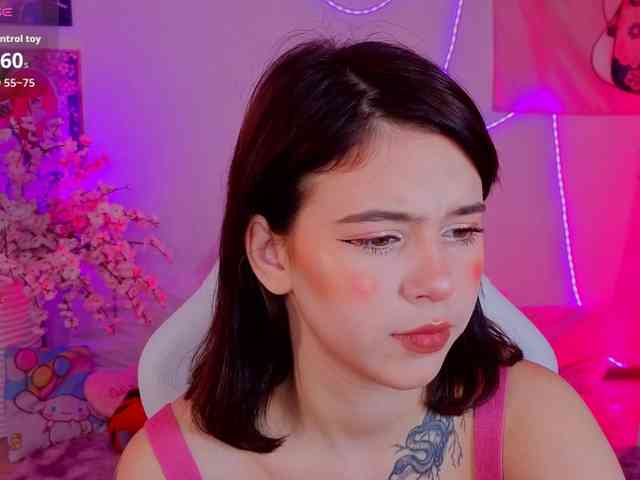 CoralineJones webcam