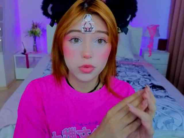 CoralineJones webcam