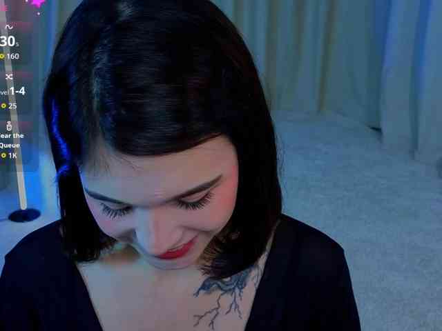 CoralineJones webcam