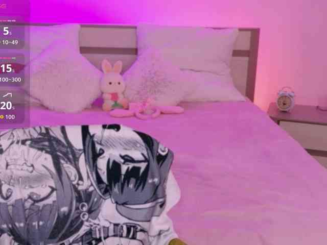 CoralineJones webcam