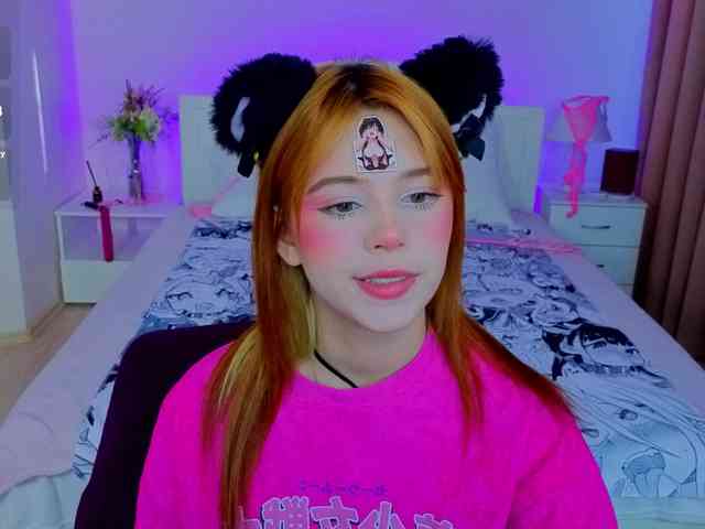 CoralineJones webcam