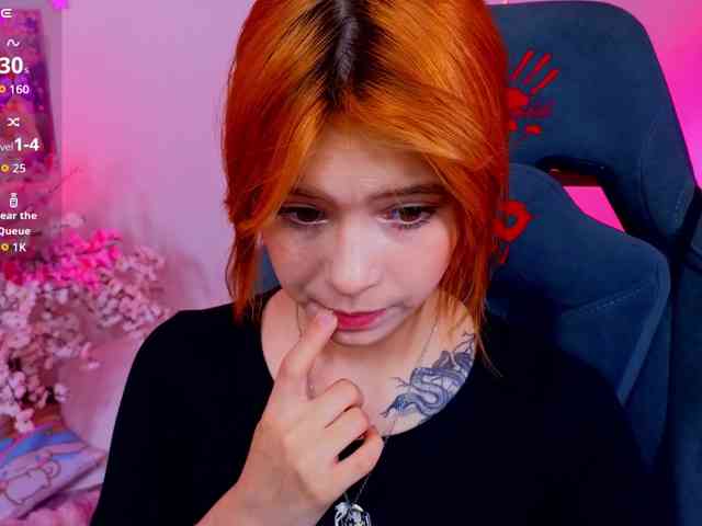 CoralineJones webcam