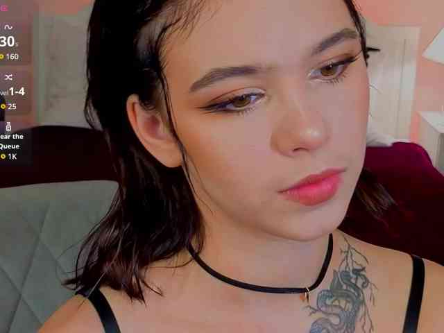 CoralineJones webcam