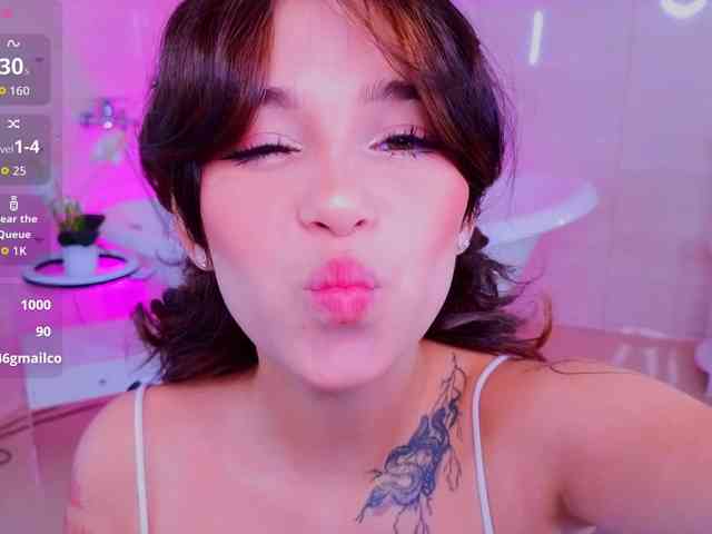 CoralineJones webcam