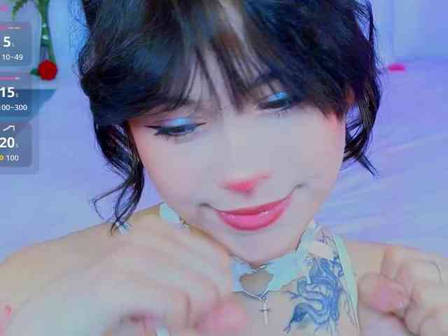 CoralineJones webcam