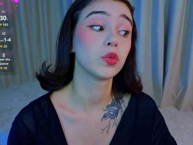 CoralineJones webcam