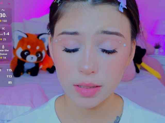 CoralineJones webcam
