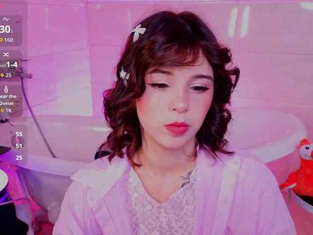 CoralineJones webcam