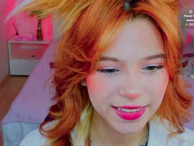 CoralineJones webcam