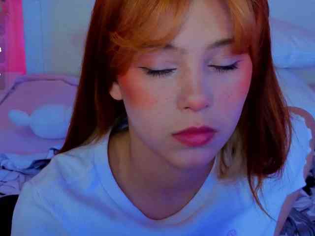 CoralineJones webcam