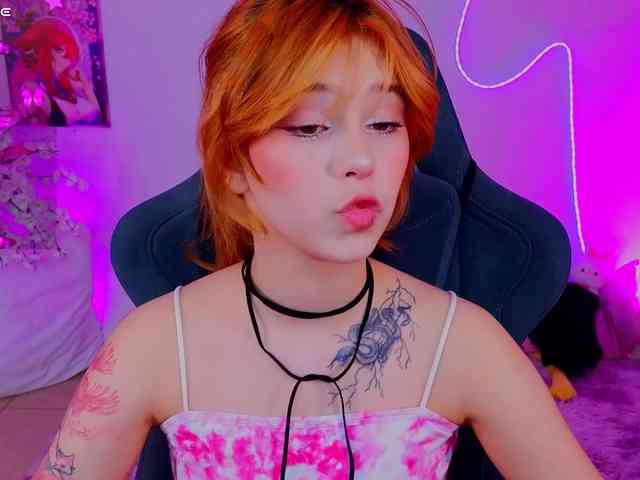 CoralineJones webcam