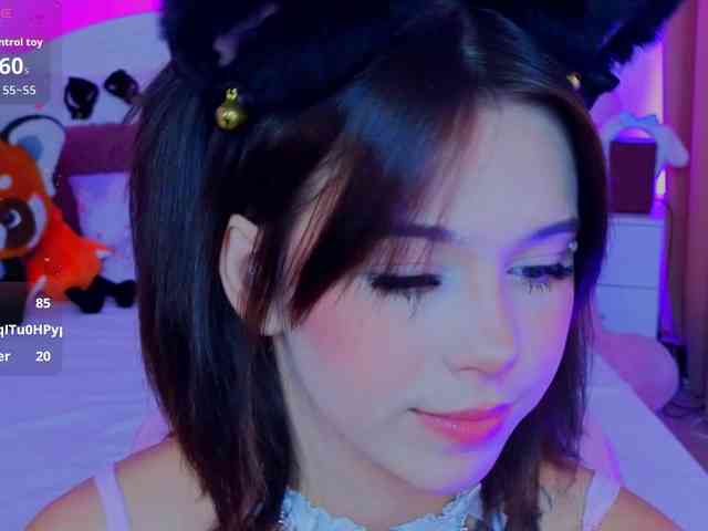 CoralineJones webcam
