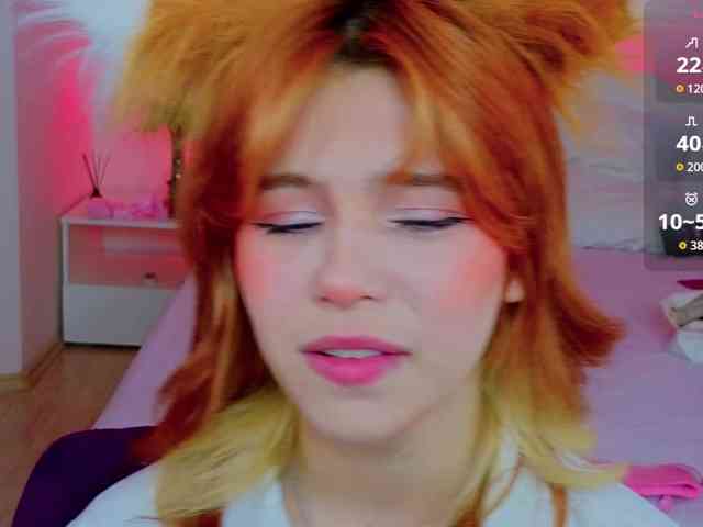 CoralineJones webcam