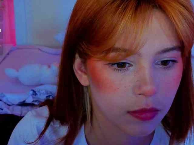 CoralineJones webcam