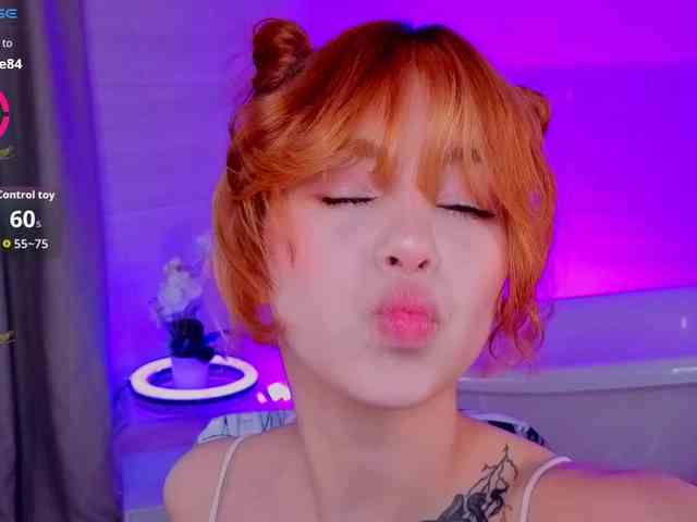 CoralineJones webcam
