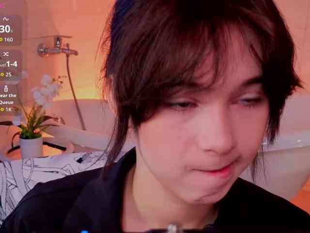 CoralineJones webcam