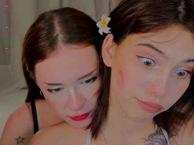CoralineJones webcam