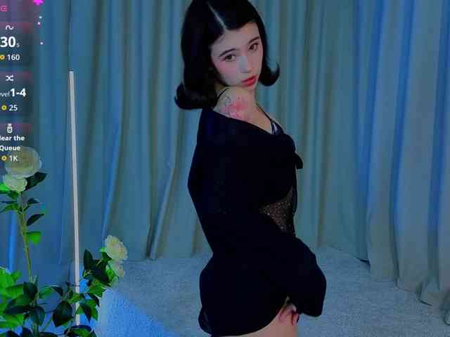 CoralineJones webcam
