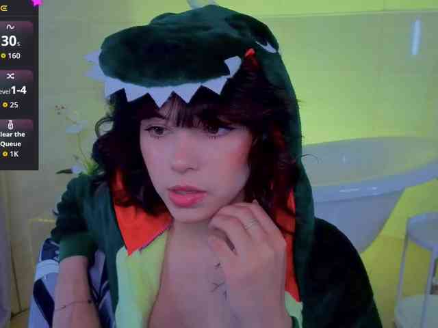 CoralineJones webcam