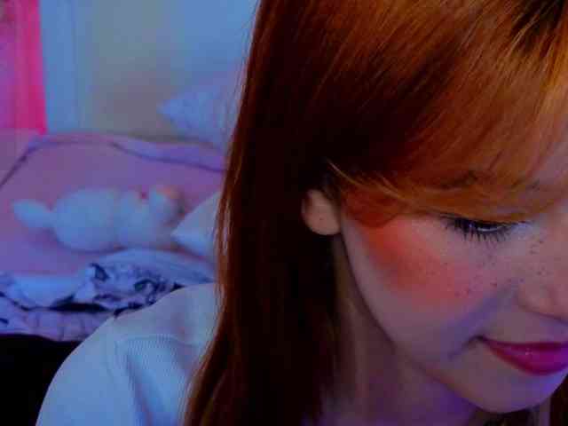 CoralineJones webcam