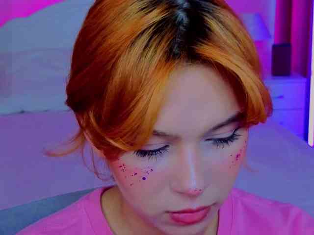 CoralineJones webcam