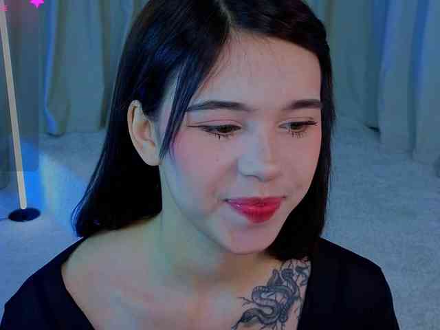 CoralineJones webcam