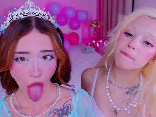 CoralineJones webcam