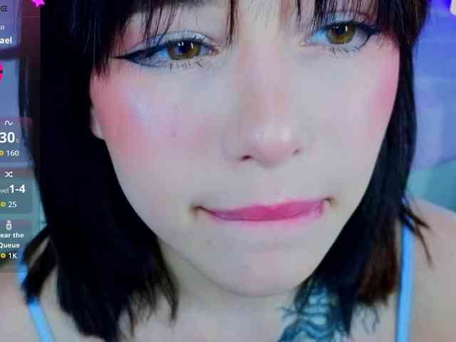 CoralineJones webcam