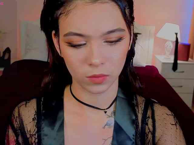CoralineJones webcam