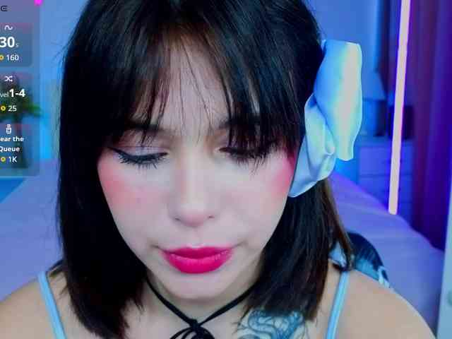 CoralineJones webcam