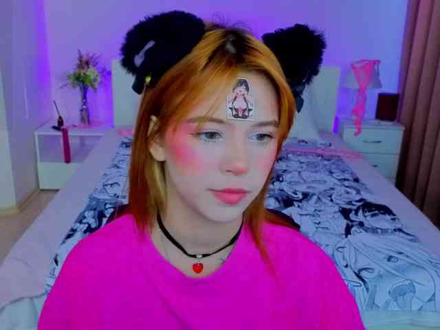 CoralineJones webcam