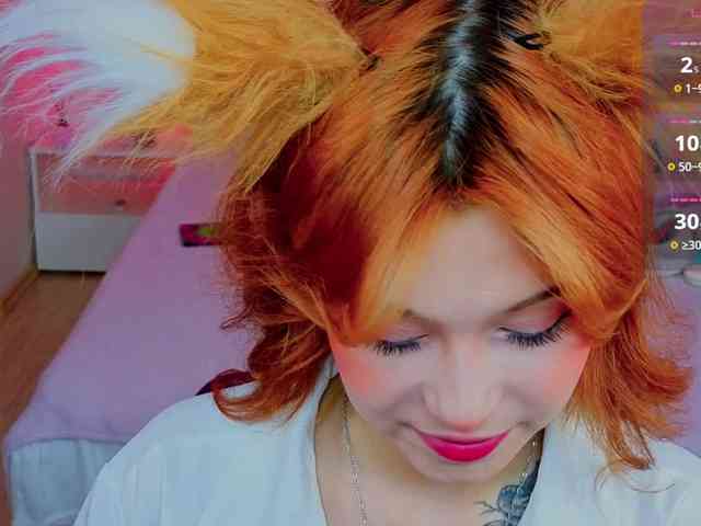 CoralineJones webcam