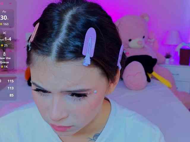 CoralineJones webcam