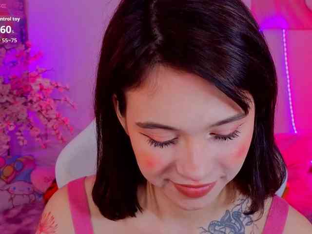 CoralineJones webcam