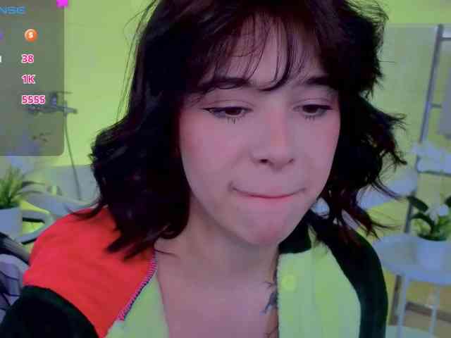 CoralineJones webcam