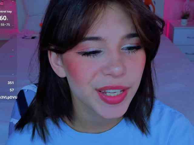 CoralineJones webcam