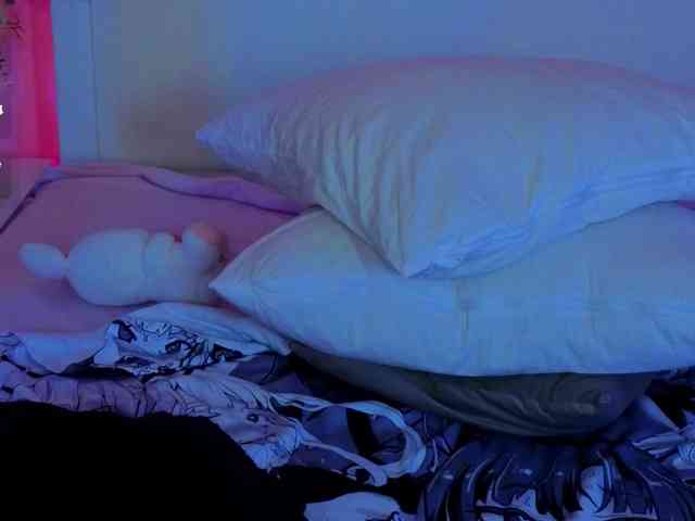 CoralineJones webcam