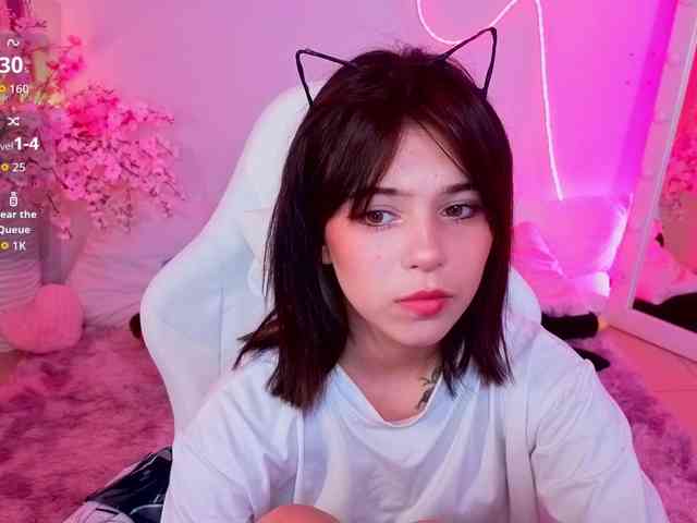 CoralineJones webcam